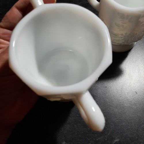 vintage Westmoreland white grape pattern sugar and creamer set - Picture 11 of 12