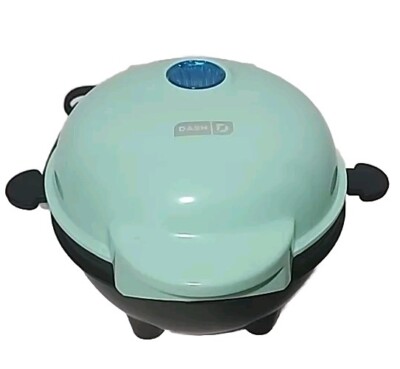 Dash Mini Bundt Cake Maker In AQUA Retro Model