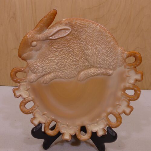 Chocolate Brown Slag Glass 7.5" LUCKY BUNNY RABBIT PLATE Westmoreland Summit - Picture 1 of 8