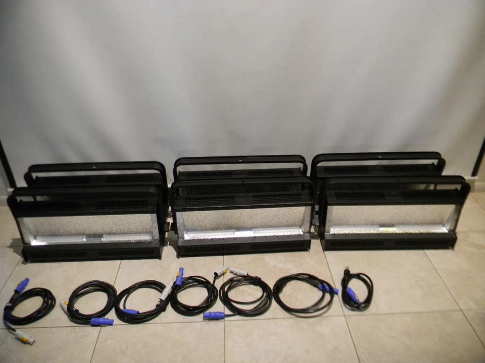 Altman Spectra Cyc 200 RGBA LED Wash Light 7534 Lumens w/Yoke &PowerCON SSCYC200 - Image 3 of 4