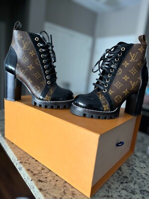 New never worn Louis Vuitton boots women 37