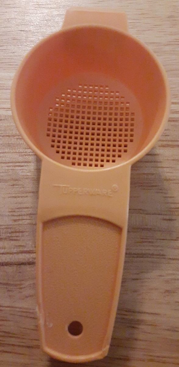 Tupperware Mini Sifter 879-6 Orange Gadget Kitchen Vintage Classic