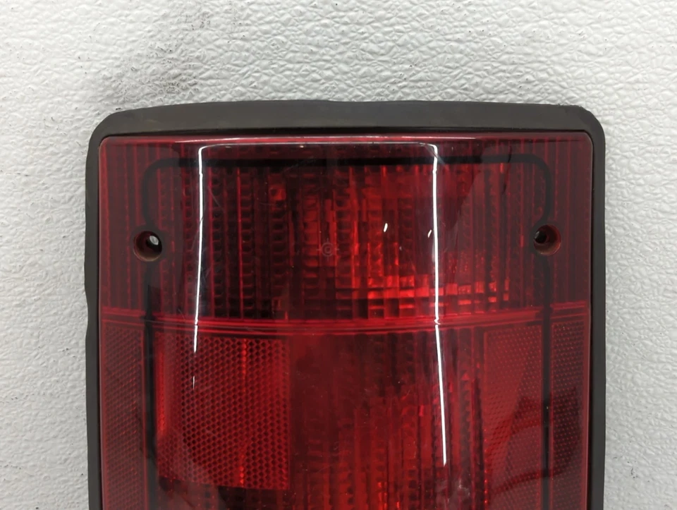 Luz trasera izquierda conductor Ford E-150 2005-2014 OEM YSHZ8 Foto 2 de 4