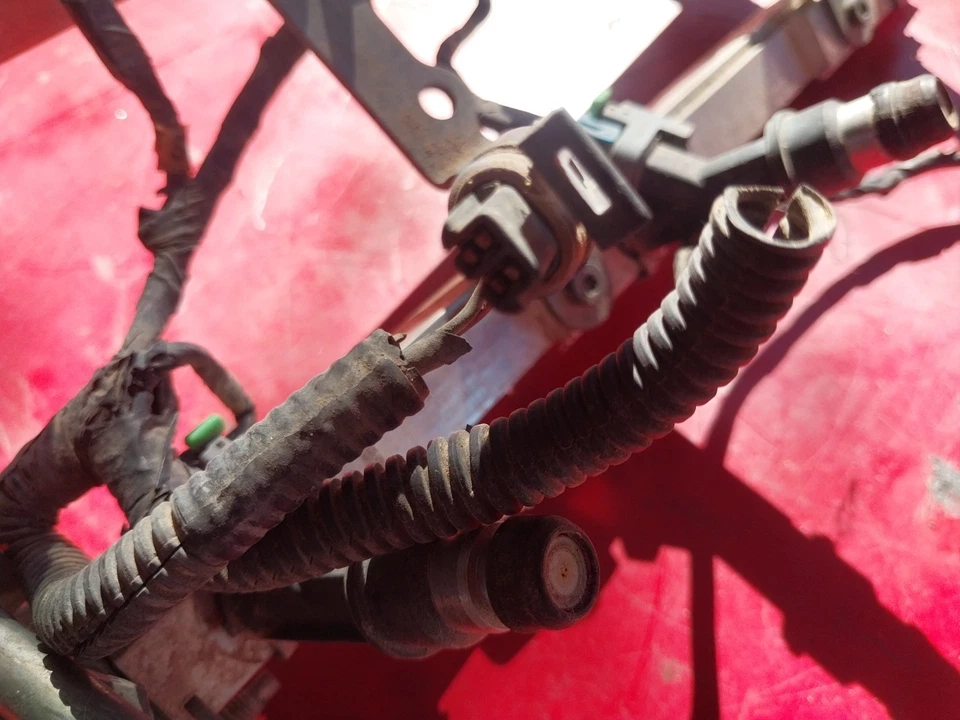 00-05 CHEVY VENTURE, 01-05 AZTEK, 00-03 PRIX, riel de combustible e inyectores 3,4 L Foto 4 de 4