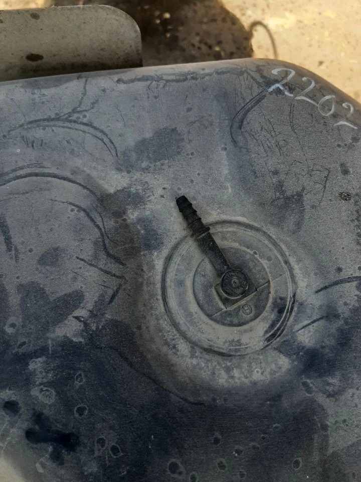 2003-2004 DODGE RAM 2500 Fuel Tank 5.9L Diesel 8' Foot Long Bed Box 32 Gal - Image 4 of 4