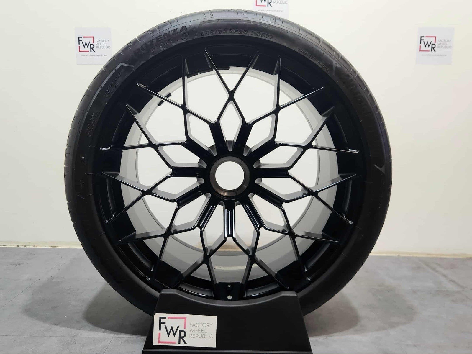 20" LAMBORGHINI HURACAN STO HEK FORGED WHEELS RIMS TIRES  4T3601017