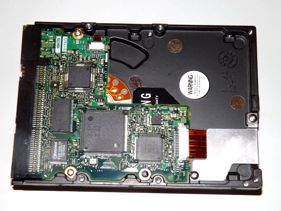 RETRO✔️Windows 95/98/XP✔️6480 MB 3.5'' IDE HDD✔️Fujitsu MPE3064AT✔️Tests Perfect - Image 3 of 4