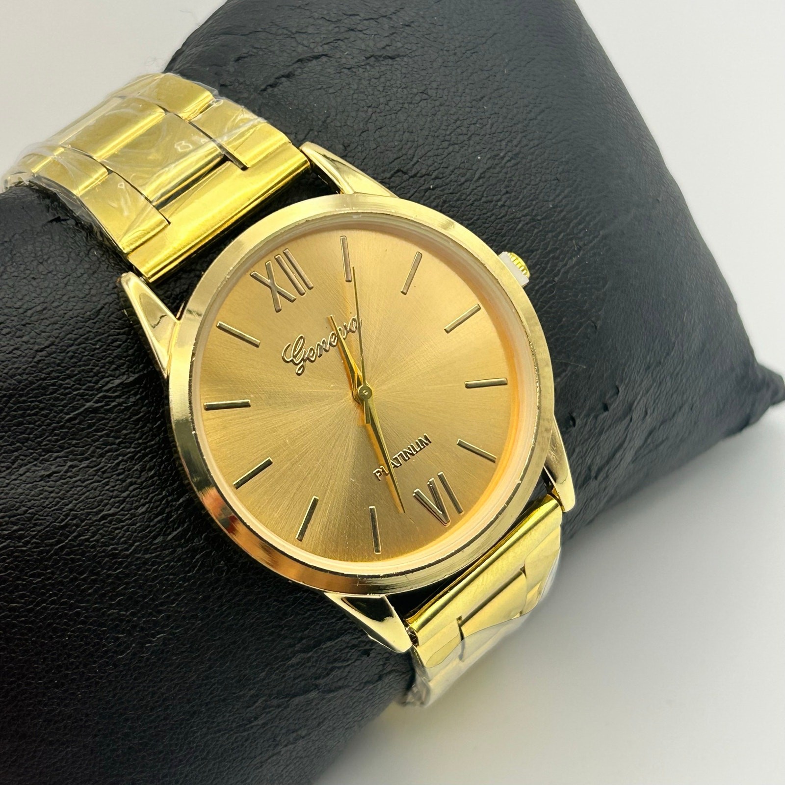 Geneva Platinum Gold-tone Stainless Steel Watch Working New Battery image 3