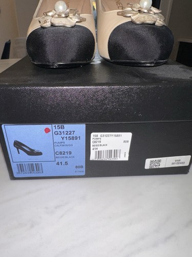 CHANEL WOMENS PUMP SIZE 41.5 BEIGE CALFSKIN/ BLACK GROSGRAIN/ CAMELLIA 3.5" HEEL - Picture 10 of 14
