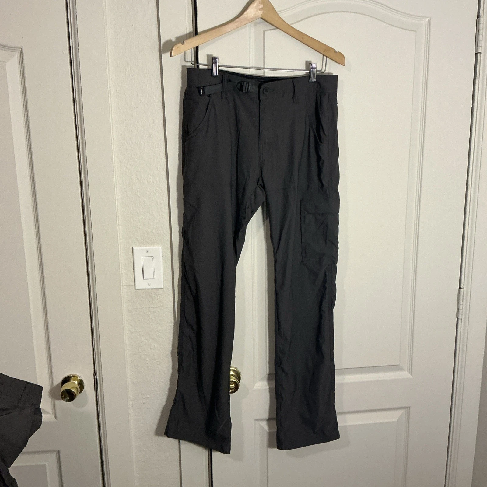 Prana Mens Stretch Zion Hiking Pants 30x32 Cargo Stretch outdoor Slim Fit Black
Opens in a new windo