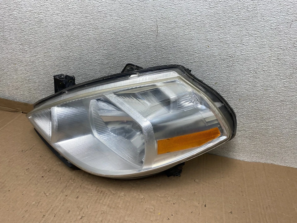 Faro halógeno izquierdo Nissan Versa 2008 a 2012 lado izquierdo U8303 DW Foto 2 de 4