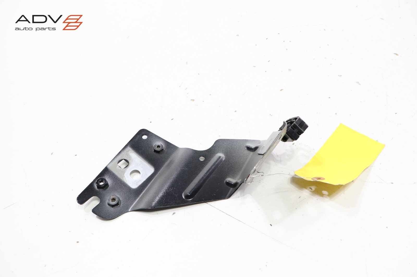 Maserati Ghibli 2014-2024 Front Left Lower Side mounting bracket P/N 13858