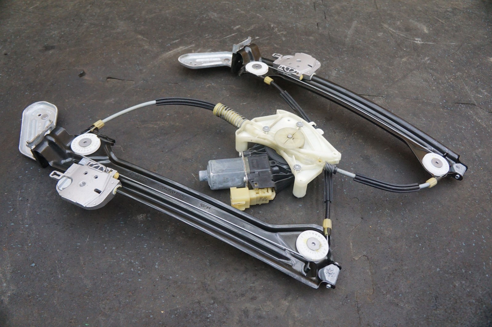 Rear Right Door Window Regulator Motor 670102273 OEM Maserati Ghibli 2014-2017+