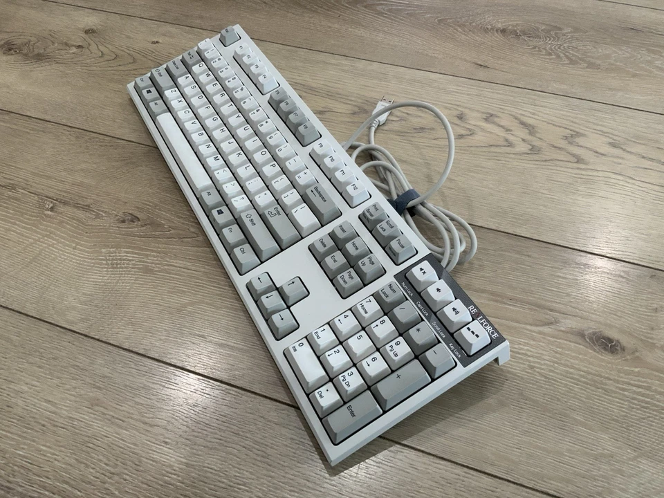 TOPRE REALFORCE R2SA-US4-IV AGBZP8 KEYBOARD ENGLISH 108 KEY LAYOUT SILENT KEY!! - Image 3 of 4