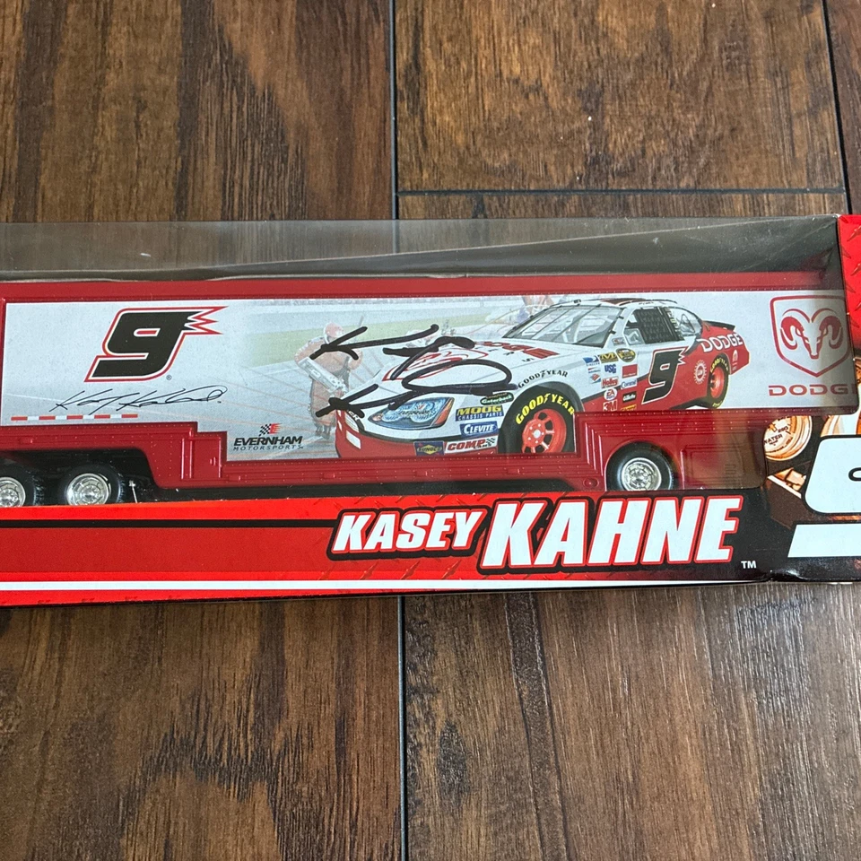 Kasey Kahne No 9 Car Hauler Truck Semi Trailer NASCAR Racing 1:64 Autographed - Image 3 of 4
