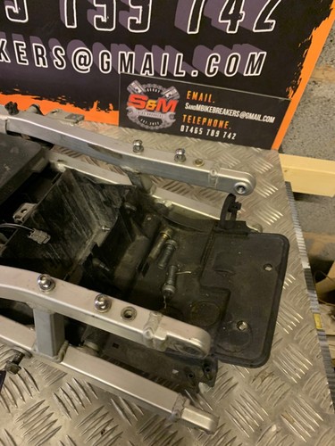 Aprilia Tuono 1000 Gen1 2003 subframe and under tray (STOCK DHM009) - Picture 3 of 3