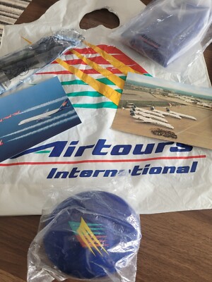 Airtours International Airways Kopfhörer Besteckpaket Postkarten Tragetasche AIH