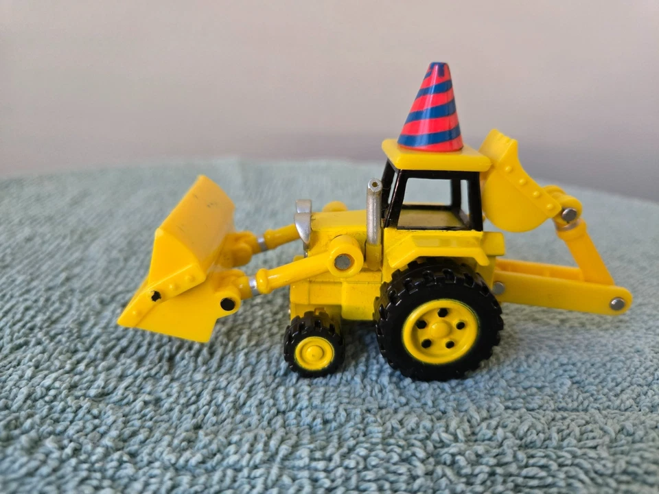Bob The Builder SCOOP Backhoe Yellow Birthday Party MAGNETIC Tractor - Image 2 of 4