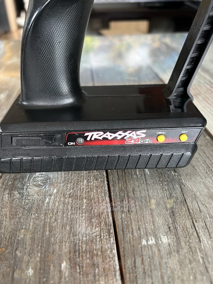 Traxxas TQ 2.4GHz 2 Channel Radio Transmitter 2225 Rc Controller Pistol Working - Image 4 of 4
