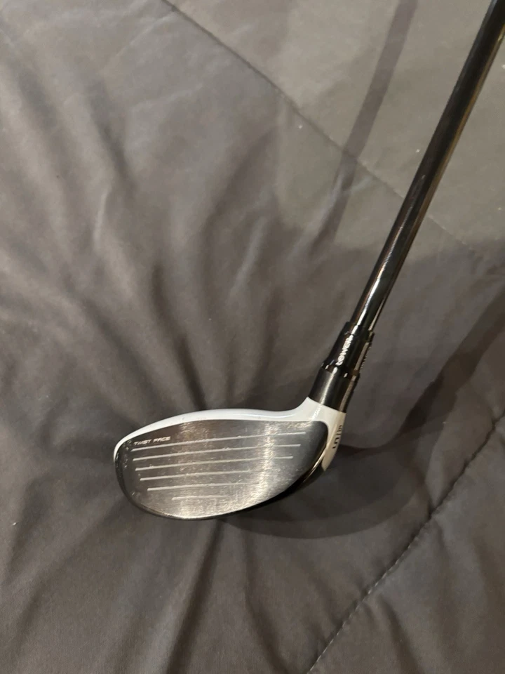 Taylormade Sim’s 2 Titanio 5 Madera 19* Derecha Ventus 6r Eje Regular con Cubierta de Cabeza Foto 3 de 4