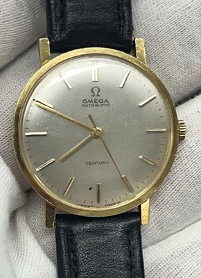 Vintage Omega Automatic 18 Karat solid gold case Cal 552 24 Jewels Circa 1960s