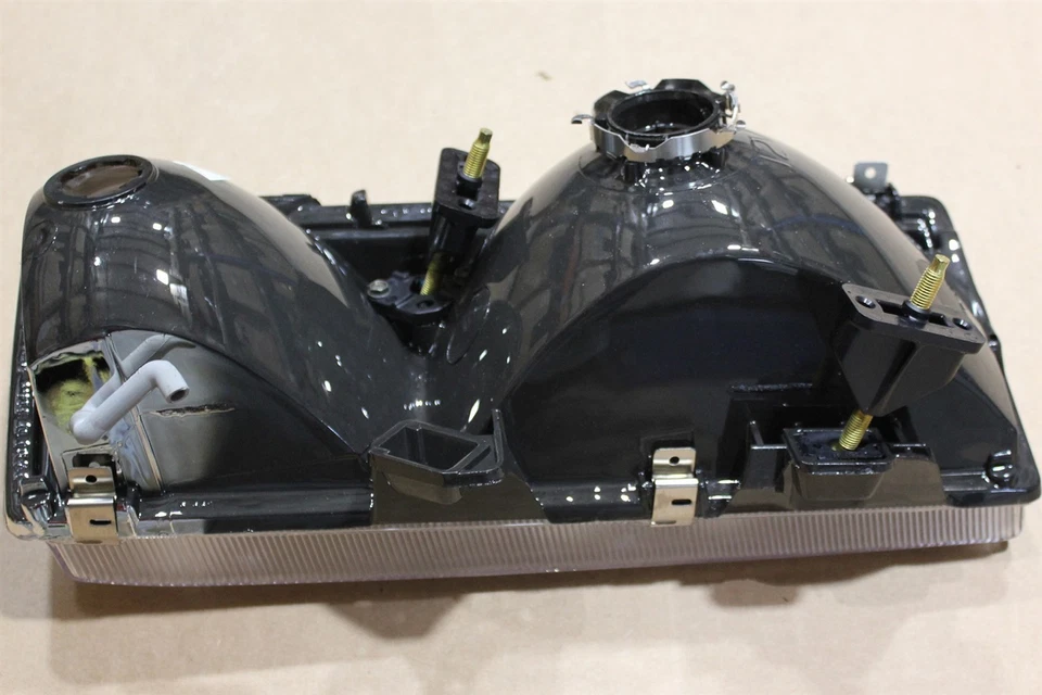 92-95 别克 Skylark 前保险杠雾灯 16514089 组装全新无标签原始设备制造商工厂 — 第 4/4 张图片