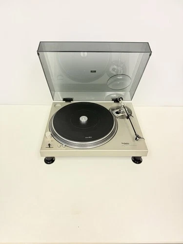 Vintage Technics SL-120 Turntable Powers On Parts/Repair