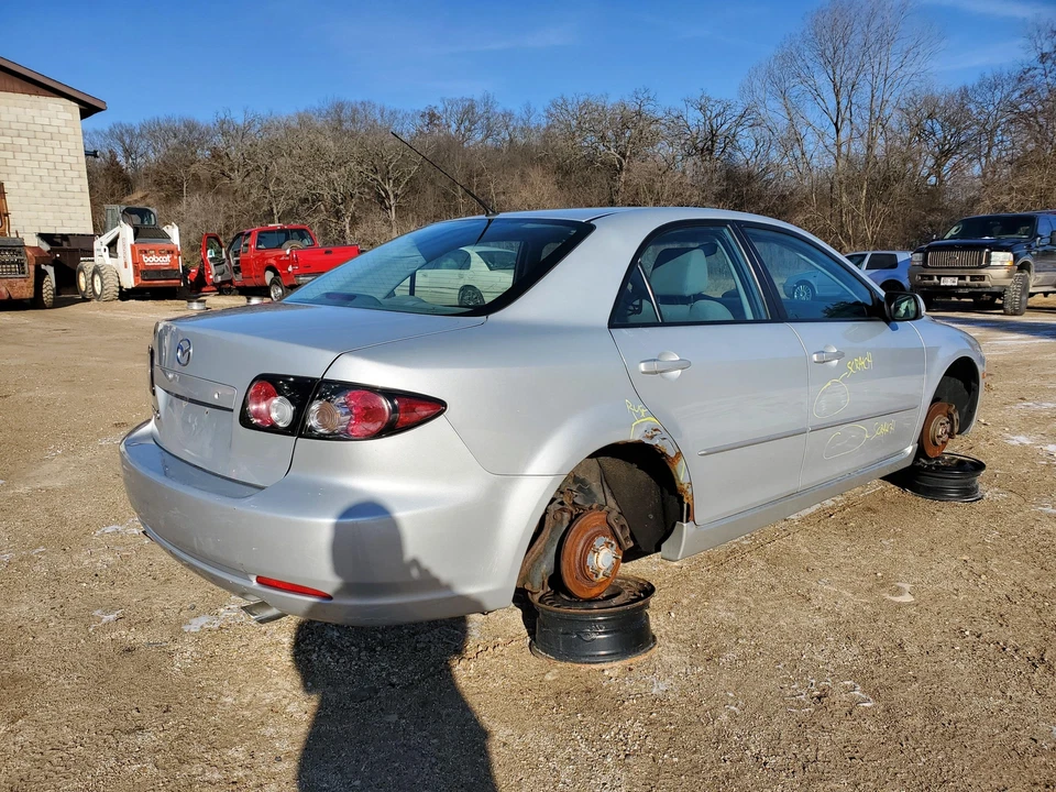 Tapa maletero (plateado metálico) (sedán) (sin alerón) 2003-2008 Mazda 6 Foto 4 de 4
