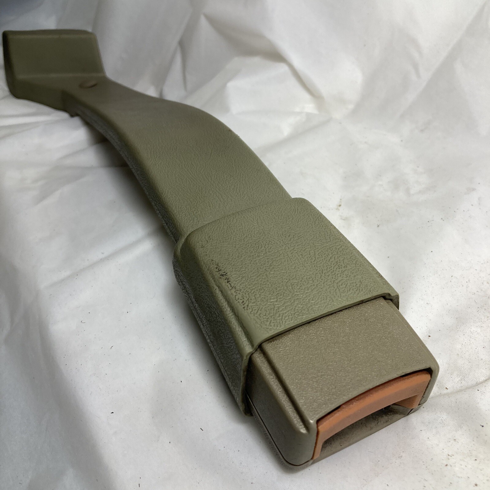 95 98 CHEVY GMC TRUCK TAN RIGH PASSENGER Extended Cab SEAT BUCKLE BENDIX TAN eBay