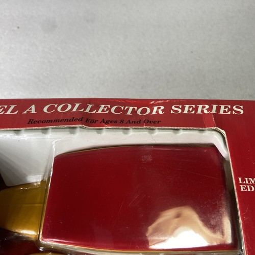 Massey Harris 1929 Model A Panel Delivery Truck Bank 1/25 Scale Limited Edition - Picture 15 of 17