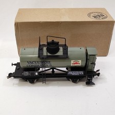 Carro ferroviario cisterna in latta marca ETS scala 0 Vacuum Oil Praha