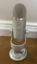 Blue Microphones Yeti in Silver USB Microphone AZP024537