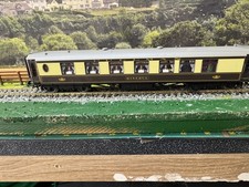 Hornby Pullman coach with working table Lights MINERVA OO Gauge and passengers 