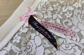 Vintage Victoria's Secret Sexy Little Things Coconut Lace Cheeky Panties Bow S