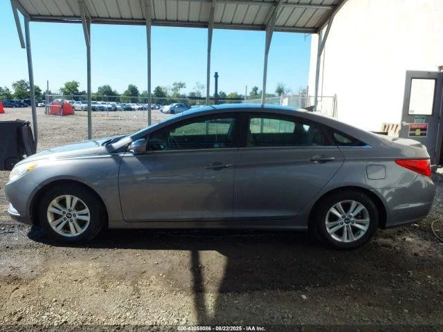 Used Fuel Tank fits: 2011 Hyundai Sonata 2.4L VIN C 8th digit plastic tank w/PZE - Image 3 of 4