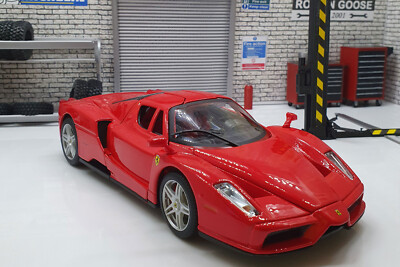 Ferrari Enzo Maßstab 1:24 Automodell Bburango