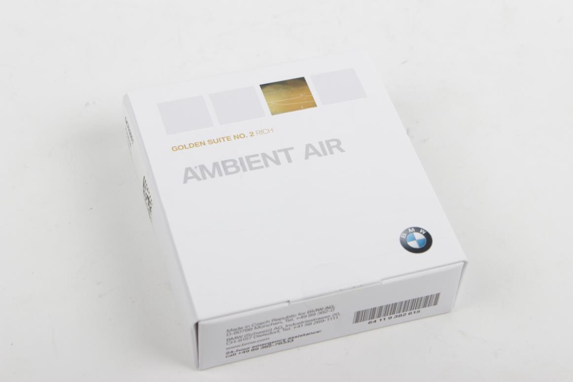 De fles van het parfum stock afbeelding. Image of machtig - 2824127