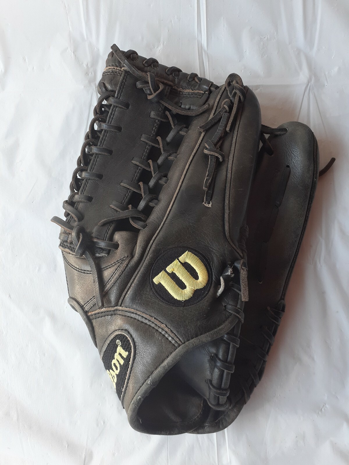 wilson yak softball glove