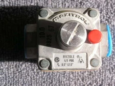 RV MAXITROL Propane Gas Regulator RV20LE Propane 8.0-12" LP pressure