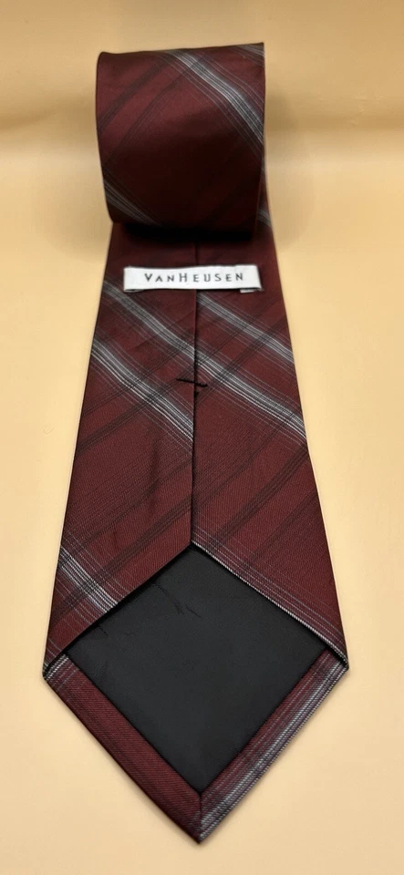 Corbata de cuello Van Heusen borgoña con patrón a cuadros para hombre usada en excelente estado Foto 3 de 3
