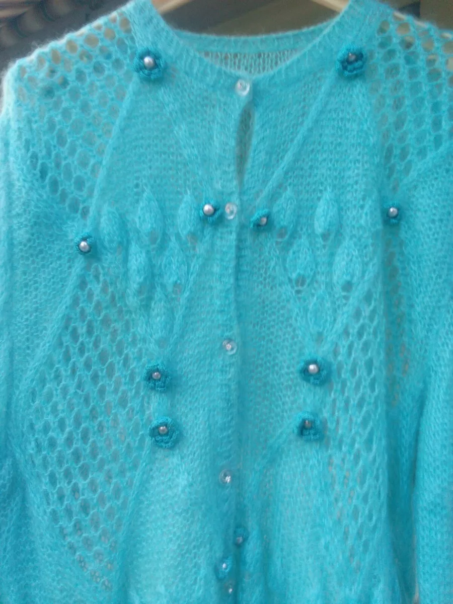 Golfino donna azzurro in lana fatto a mano vintage anni 90 con fiori applicati