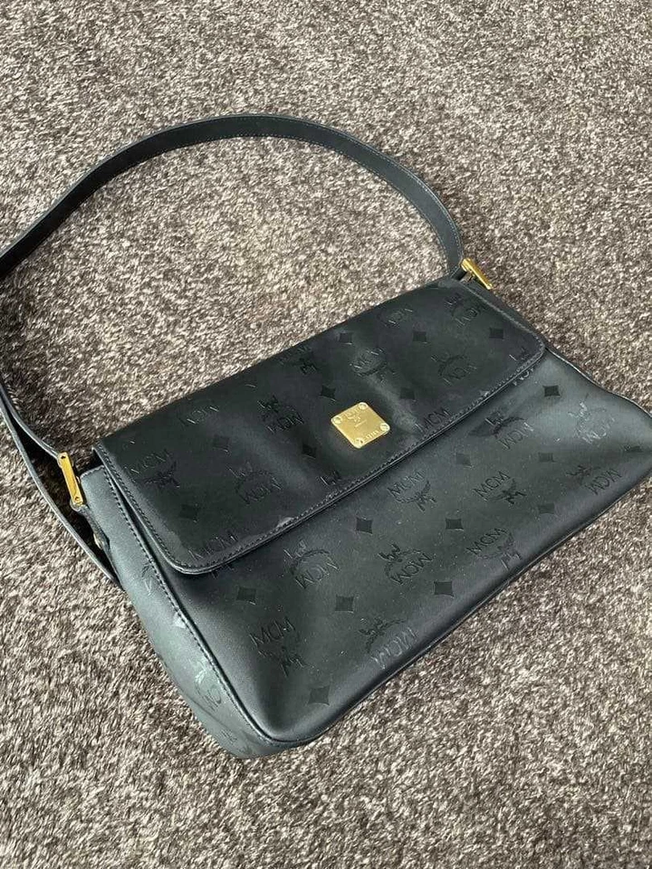 MCM Bolso de Mano Vistoso Accesorio Bolsa Un Hombro Negro PVC Usado De Japón Foto 3 de 4