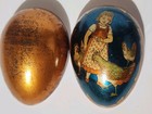 Old Antique German Tin Easter Egg - Girl Feeding Chickens — photo 5