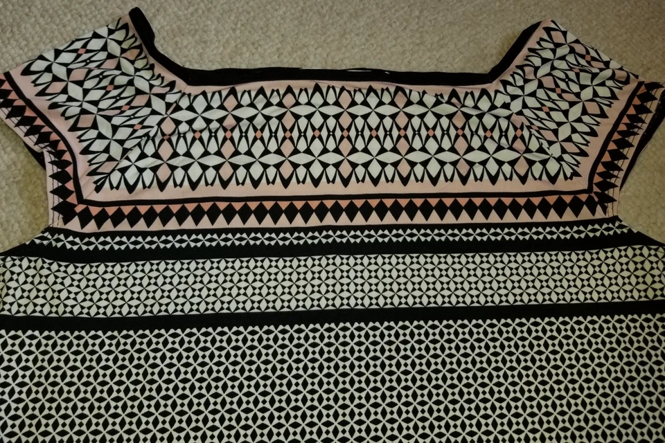 Vestido Mujer-STUDIO M/MAX STUDIO-rosa/blanco/negro estampado geométrico cambio-S Foto 4 de 4