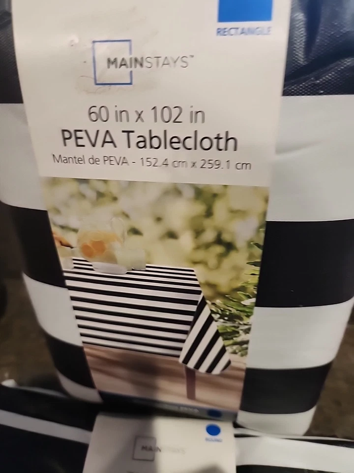 NUEVO CON ETIQUETAS Mantel a Rayas Blanco y Negro "Beetlejuice" Nunca Usado Hogar Libre de Humo Foto 4 de 4