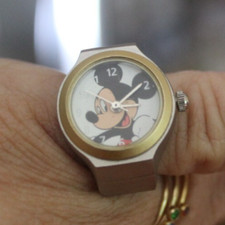 VINTAGE Walt Disney Mickey Mouse Ring Watch - Stretch Band - Keeps Perfect Time!