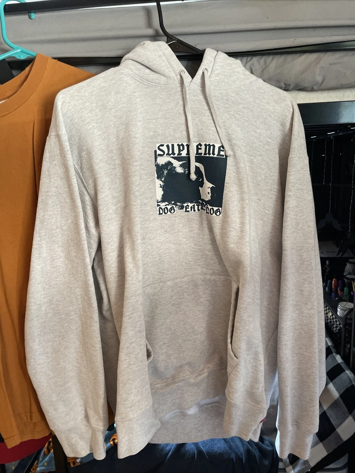 Sweat à capuche Supreme DOG EAT DOG   Taille MOYENNE