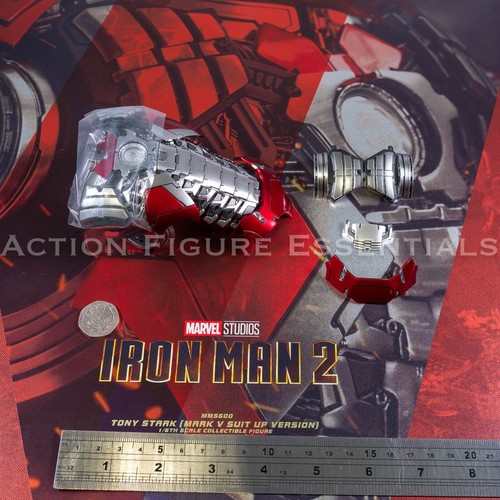 Hot Toys Iron Man 2 Chest Armor Set Deluxe Version MMS600 1/6 Scale Parts Marvel - Picture 3 of 9