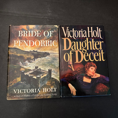 Two from Author VICTORIA HOLT, Bride of Pendorric/Daughter of Deceit 