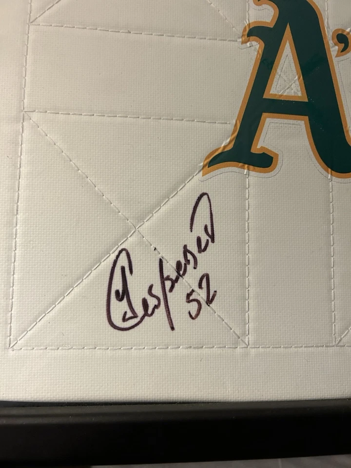 Camiseta deportiva Muestra Yoenis Céspedes Oakland A’s firmada base y juego usada certificada por la JSA Foto 3 de 4